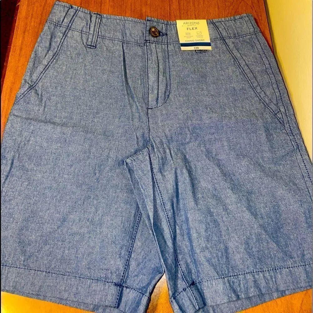NWT Arizona flex chino shorts